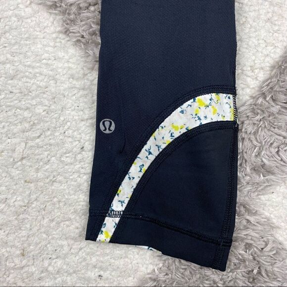 Lululemon Run: Inspire Crop II - Picture 5 of 7